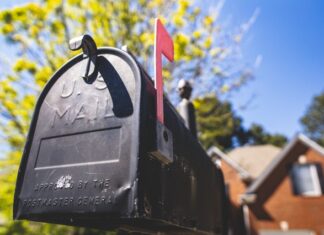 Jak odebrać paczkę z paczkomatu?