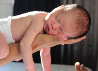 Jak naładować maskę spawalnicza?