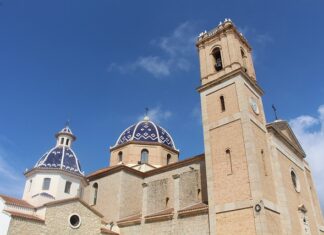 Czym się różni Seat Altea od Altea XL? Czym się różni Seat Altea od Altea XL?