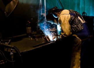 Dlaczego spawarka klei elektrody?