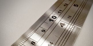 Jak się mierzy firanki?