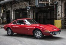 Ile pali Opel Ampera?