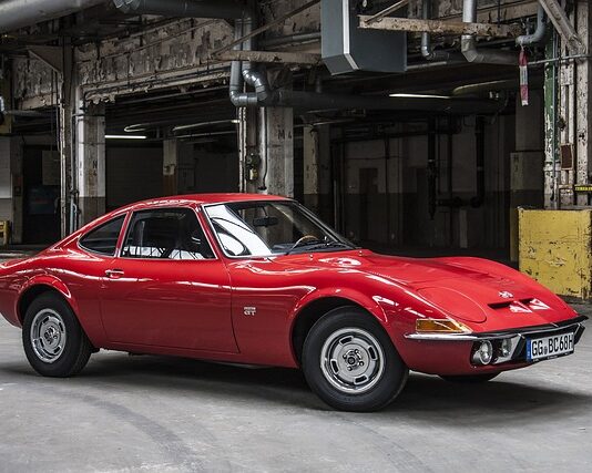 Ile pali Opel Ampera?