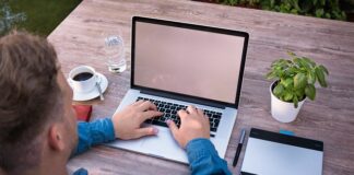 Jak się pisze fontanny?