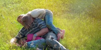 Czy dawać papę pod styropian?