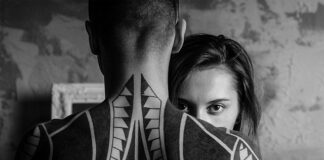 Czy tatuaż można owinąć folia spożywcza?