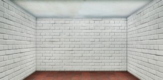 Czy wodą przecieknie przez kafelki?