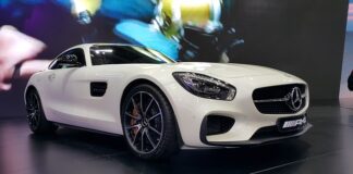 Ile pali V8 biturbo?