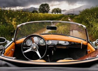 Jak trzymać ręce na kierownicy motocykla?