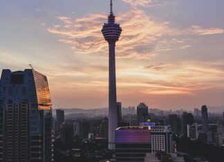 Czym kleić folię PE?