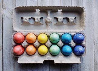 Jak zrobić wydmuszki z jajek do galaretki? Jak zrobić wydmuszki z jajek do galaretki?