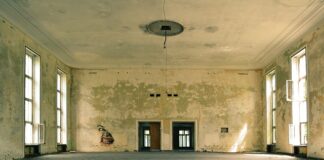 Jak zabezpieczyć sufit pod prysznicem?