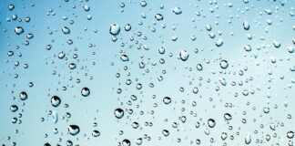 Czy można wieszać mokre firany?