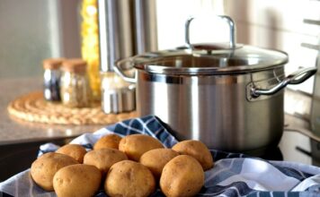 Czy można gotować mięso w folii aluminiowej?