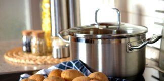 Czy trzeba gotować ziemniaki przed pieczeniem?