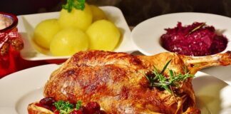 Jak usmażyć jajko na wodzie?